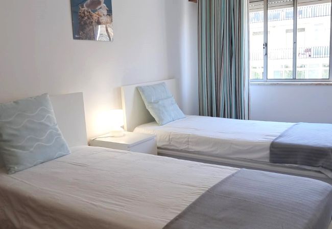 Apartamento em Quarteira - T2 M.Praia 4E 80M PRAIA wi-Fi 6 PESSOAS