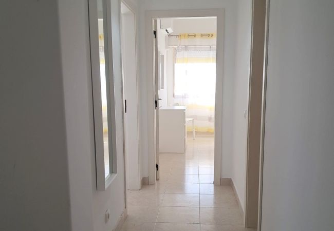 Apartamento em Quarteira - T1 Torre Azul 10 A/C Vista Mar e Praia