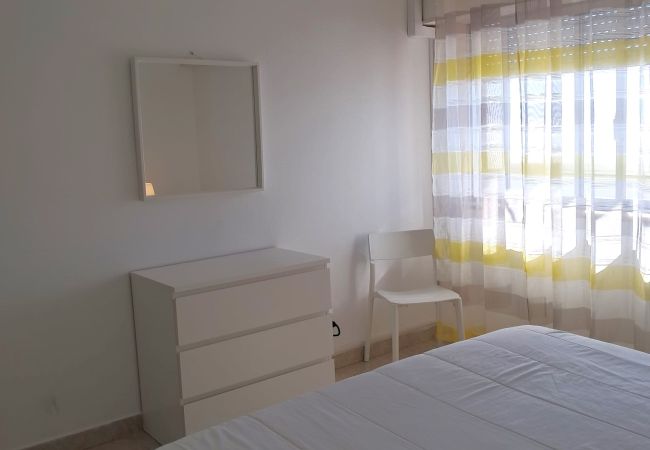 Apartamento em Quarteira - T1 Torre Azul 10 A/C Vista Mar e Praia