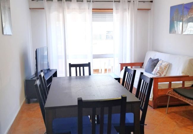 Appartement à Quarteira - T2 M.Praia 4E 80M PRAIA wi-Fi 6 PESSOAS